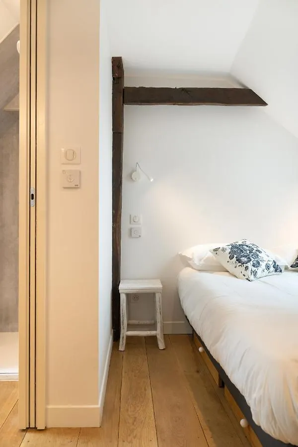Appartement R3 T2 Rodez Centre Historique 0*,  France